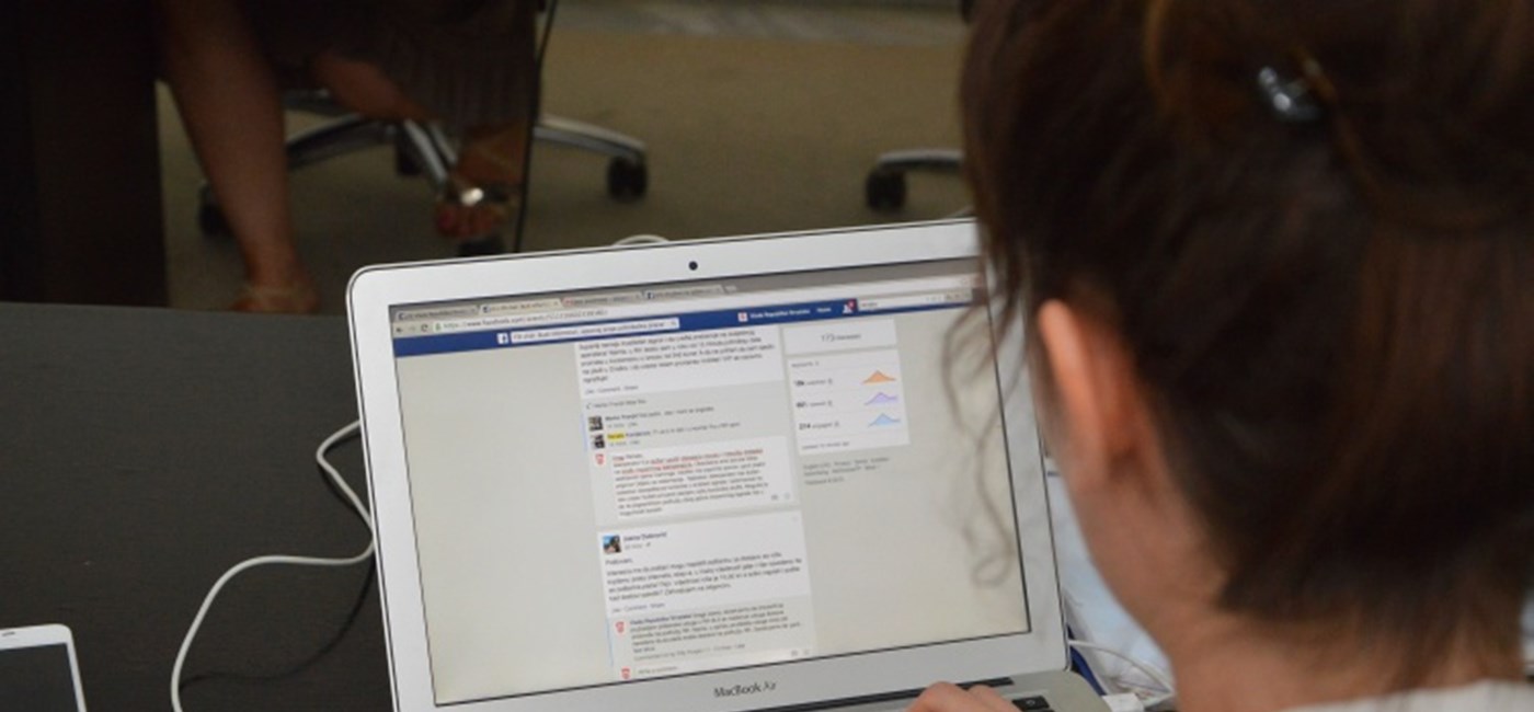 Održan prvi Vladin Facebook chat 